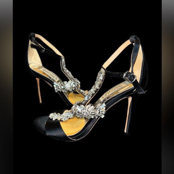 BADGLEY MISCHKA SATIN LEATHER HEELS LIKE - NEW SIZE 6 - Picture 1 of 7